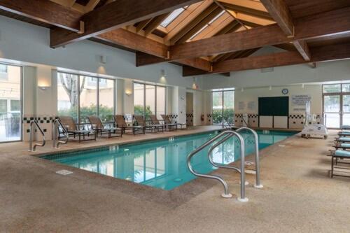 Courtyard By Marriott Nashua Hotel Exterior photo